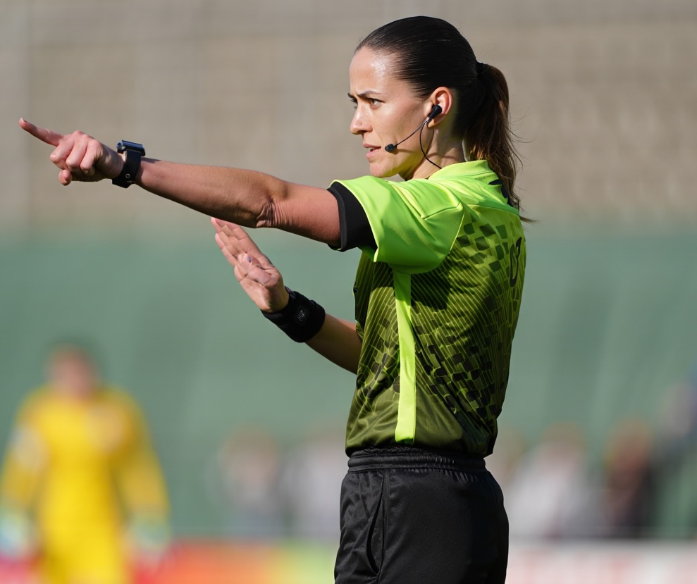 Referee